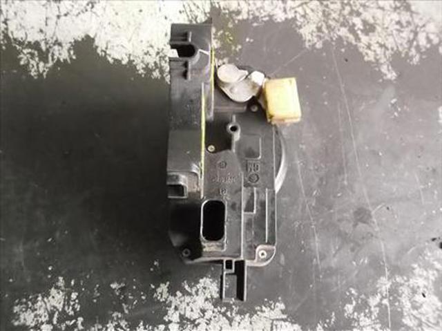 13210770 Cerradura de puerta delantera derecha  disponible Utrera