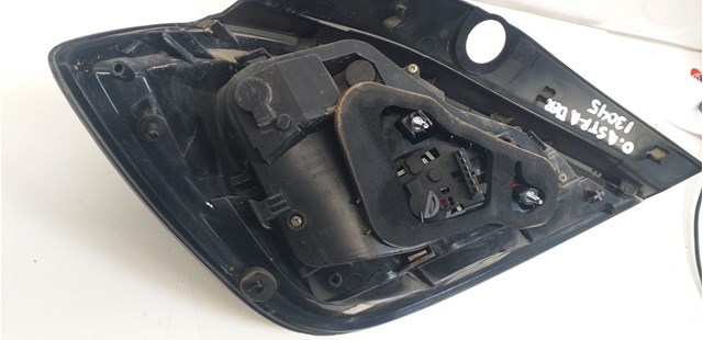 OPEL 13222325 Piloto trasero derecho comprar Barcelona