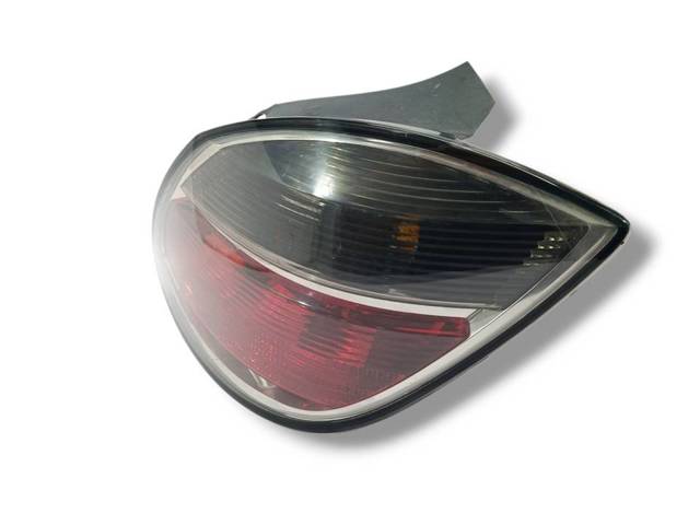OPEL 13222325 Piloto trasero derecho  en stock Terrassa