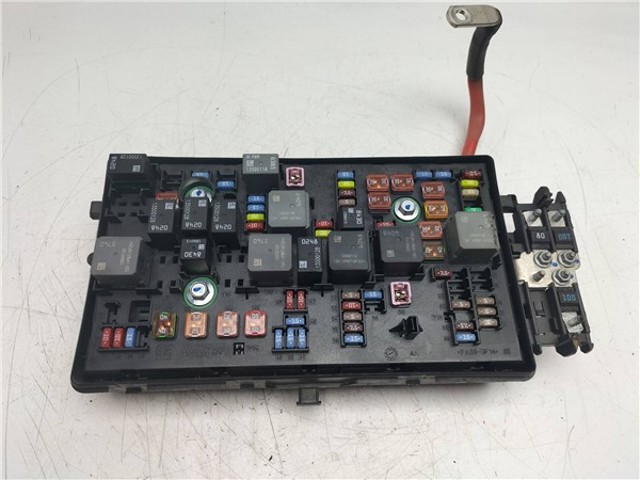 13222782 Caja de fusibles  en stock Sabadell