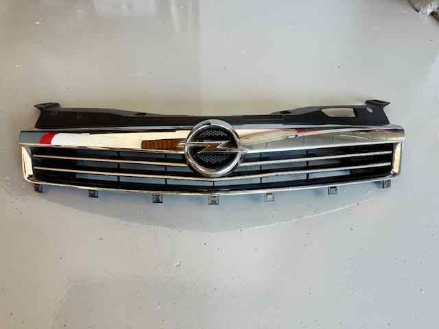 Calandra 13225775 OPEL