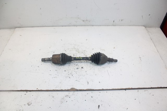 Semieje delantero derecho 13228199 OPEL