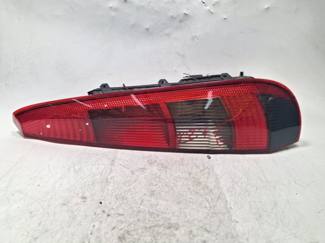 FORD 1324563 Piloto trasero exterior derecho  disponible Valladolid