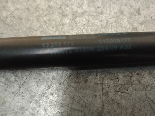 OPEL 13252173 Amortiguador de capó  en stock Salamanca