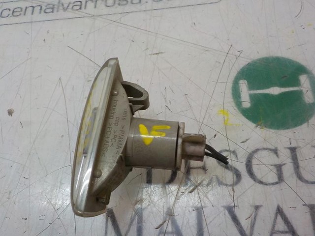 13252456 Luz intermitente de guardabarros derecho comprar Sevilla