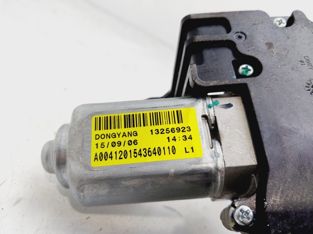 OPEL 13256923 Motor limpiaparabrisas, trasera  en stock Salamanca