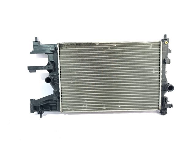 OPEL 13267655 Radiador de refrigeración del motor  disponible España