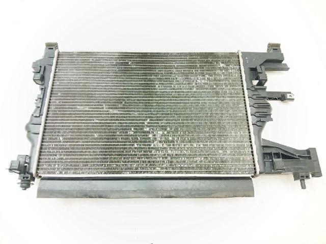 13267655 Radiador de refrigeración del motor  disponible Utrera