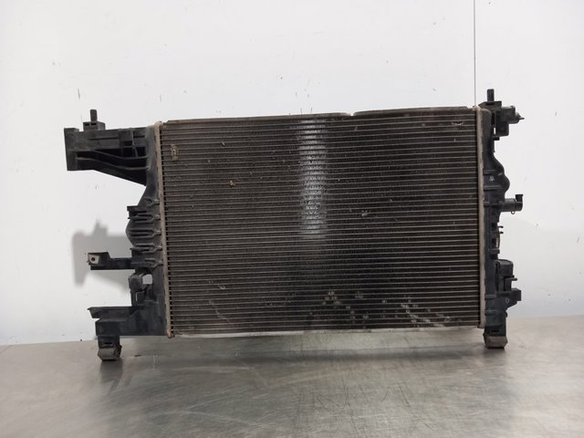 13267656 OPEL Radiador de refrigeración del motor  comprar en Oviedo