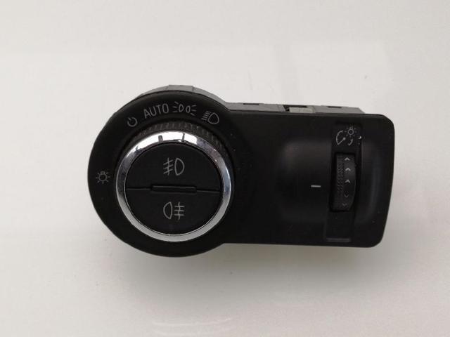 13268707 Interruptor de luces en el tablero comprar Girona
