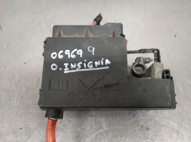 Caja de fusibles para Opel Insignia G09