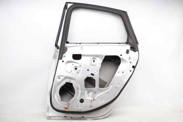 13285611 OPEL Puerta trasera derecha  comprar en Jaén