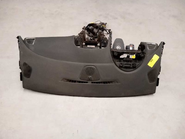 OPEL 13301067 Salpicadero  disponible Lugo