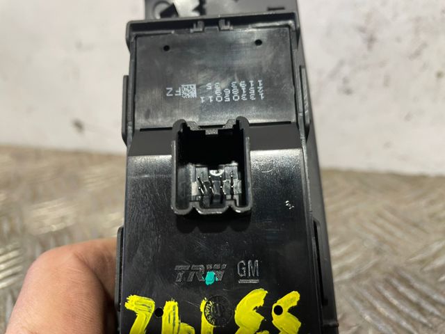 13305011 Interruptor de elevalunas delantera izquierda  en stock Sabadell