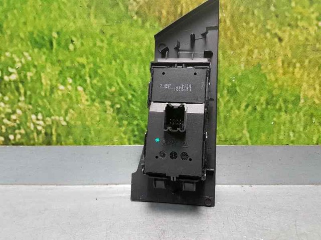 OPEL 13305011 Interruptor de elevalunas delantera izquierda  en stock Terrassa