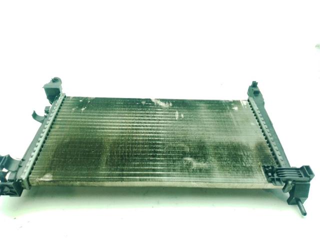 1330Y4 Radiador de refrigeración del motor  disponible Utrera