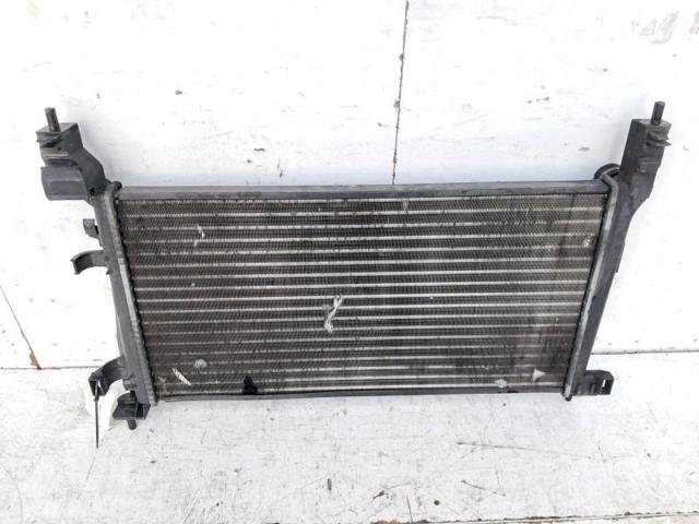 1330Y4 Radiador de refrigeración del motor  comprar en Zaragoza