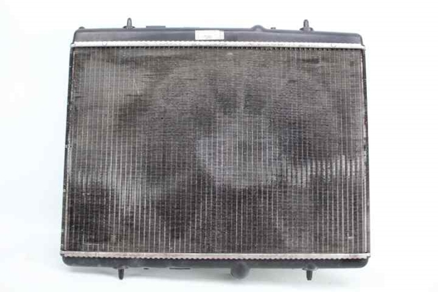 1330Y5 Radiador de refrigeración del motor  disponible Málaga