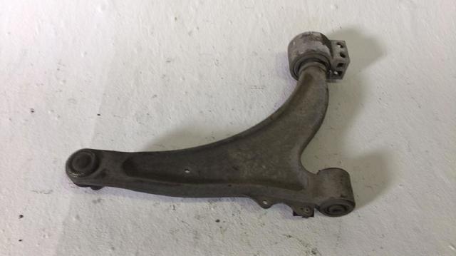 13318884 Brazo inferior izquierdo de la suspensión delantera  en stock Castellón