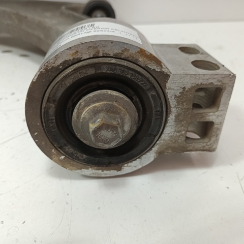 13318885 Brazo inferior derecho de la suspensión delantera comprar Sevilla