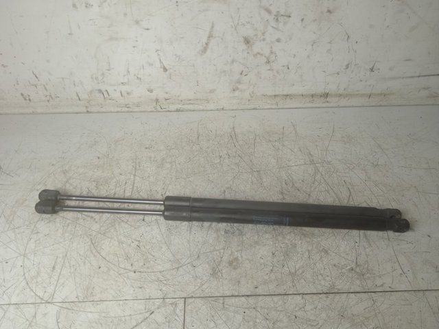 13321298 Amortiguador de la tapa del maletero  disponible Málaga
