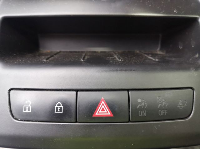 Precio del repuesto Interruptor warning Insignia  hatchback