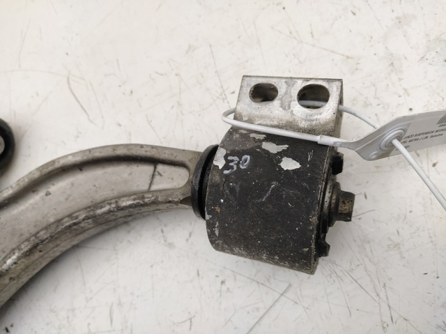 OPEL 13334021 Buje delantero inferior del brazo de suspensión  disponible Lugo
