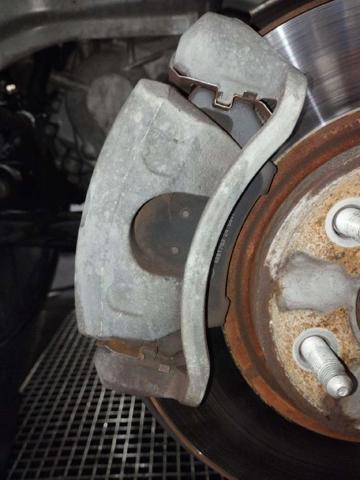 Soporte, pinza de freno delantera 13364143 OPEL
