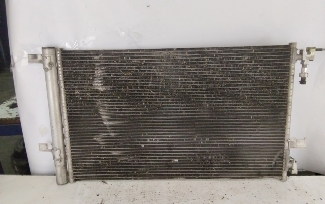 OPEL 13377763 Condensador aire acondicionado  en stock Valencia