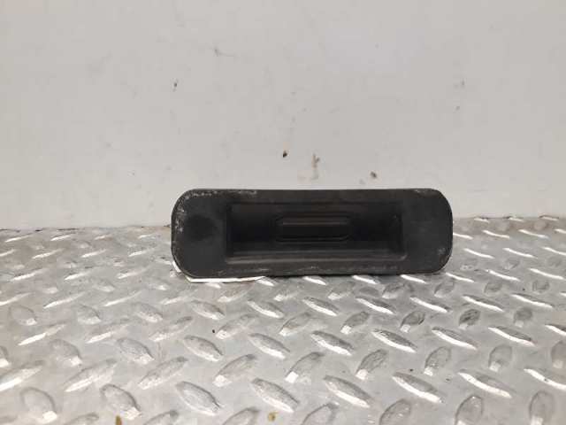 Botón de accionamiento del cierre de la tapa del maletero (puerta trasera 3/5) 13422270 OPEL