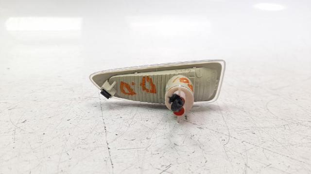 OPEL 13491089 Luz intermitente de guardabarros derecho  disponible España
