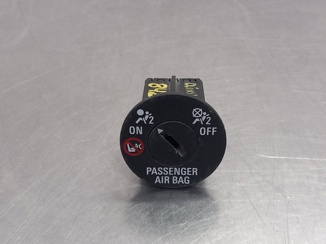 13577258 OPEL Botón de desactivación del airbag  disponible Ourense
