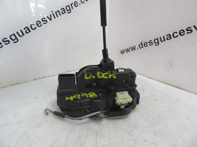 Cerradura de puerta delantera derecha 13577980 Opel