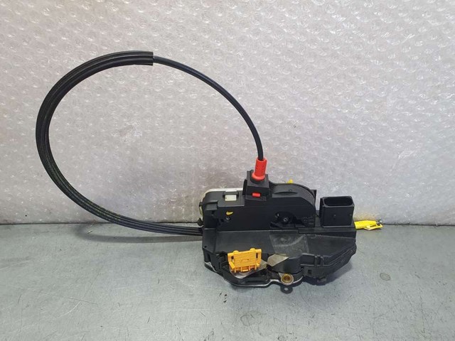 13579522 Cerradura de puerta delantera izquierda  disponible Málaga