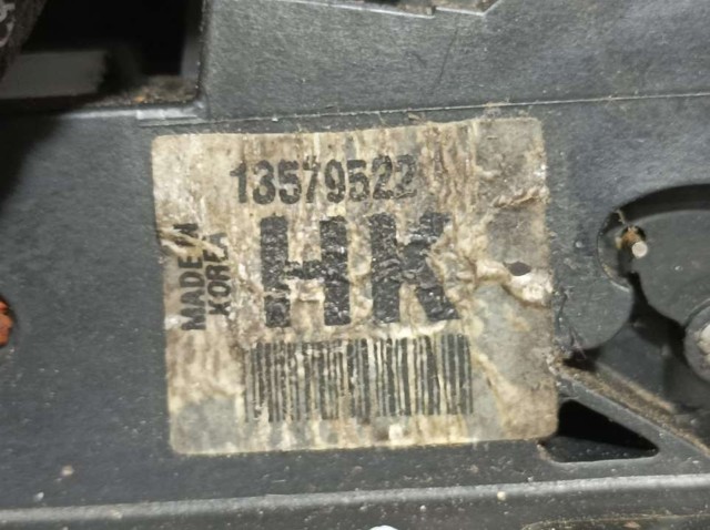 13579522 Cerradura de puerta delantera izquierda  disponible Málaga