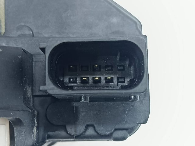 OPEL 13579523 Cerradura de puerta delantera derecha  en stock Valencia