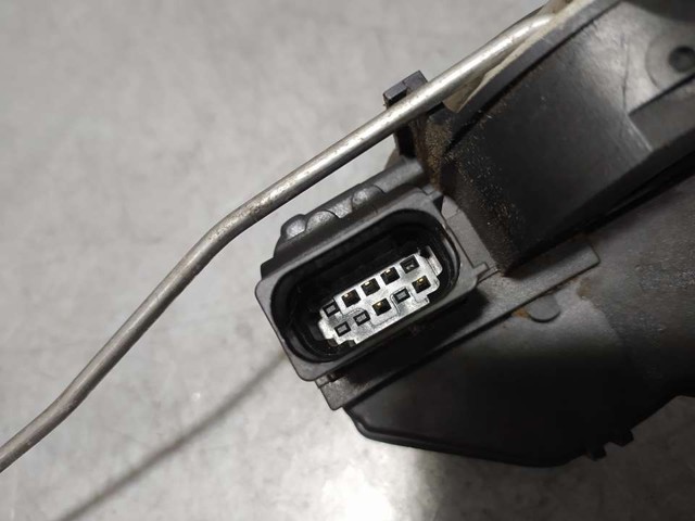 13579523 OPEL Cerradura de puerta delantera derecha  disponible Ourense
