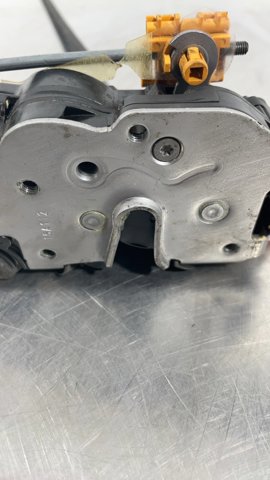 13579523 OPEL Cerradura de puerta delantera derecha  comprar en Lleida