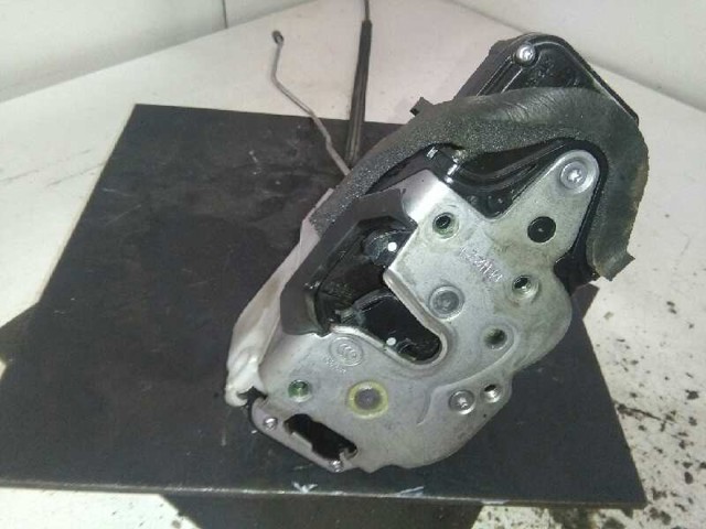 13579523 OPEL Cerradura de puerta delantera derecha  en stock Huelva