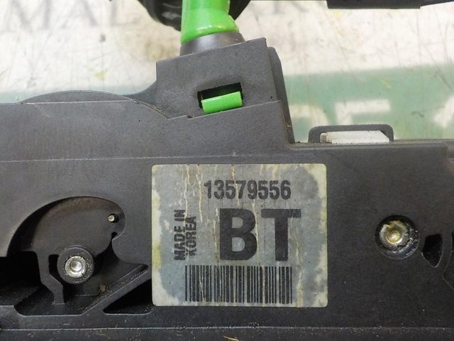 13579556 OPEL Cerradura de la puerta trasera derecha  en stock Huelva