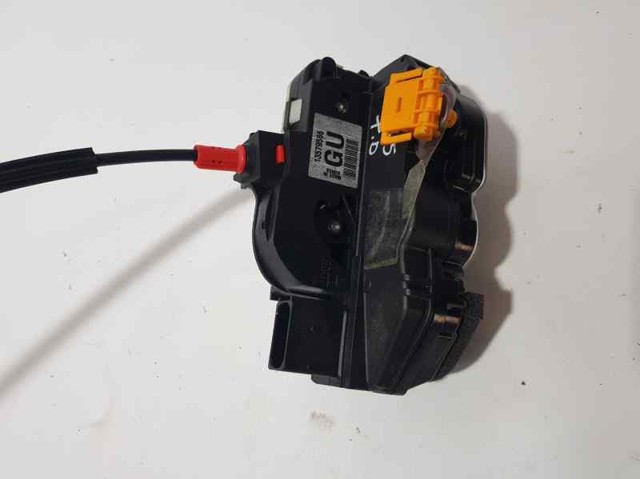 13579566 OPEL Cerradura de la puerta trasera derecha  disponible Vigo