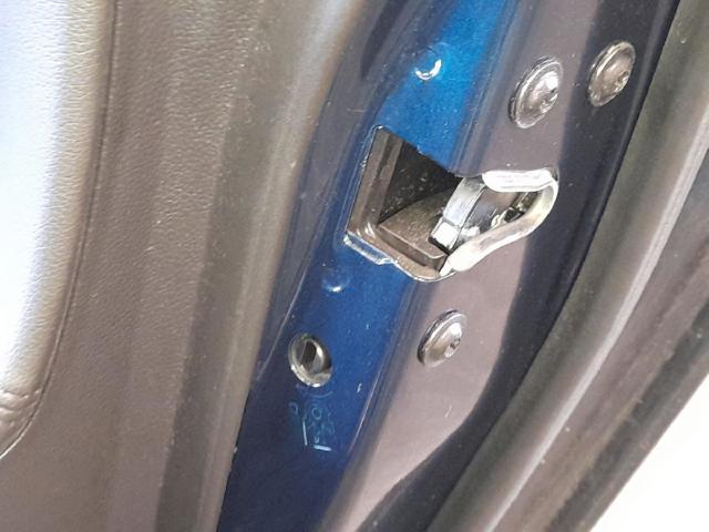 13579566 Cerradura de la puerta trasera derecha  disponible Málaga