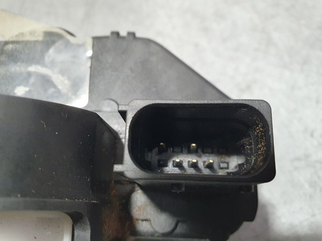 OPEL 13579566 Cerradura de la puerta trasera derecha  comprar en Ponferrada