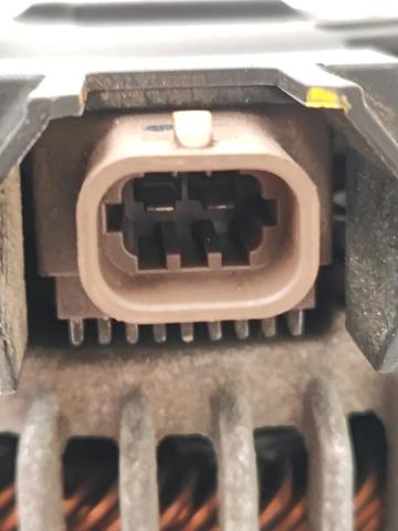 OPEL 13587304B Alternador  disponible España