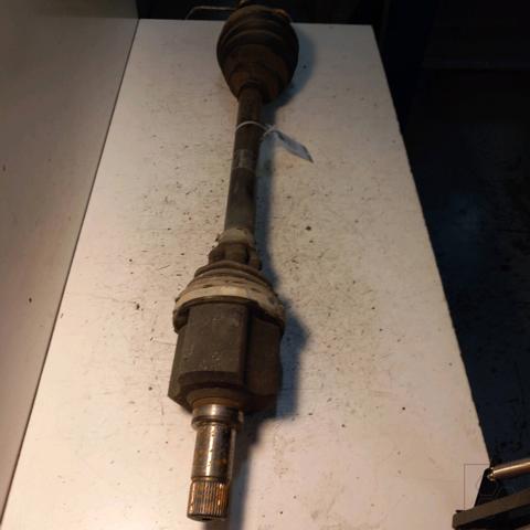 1369961080 Semieje delantero izquierdo  en stock Sabadell
