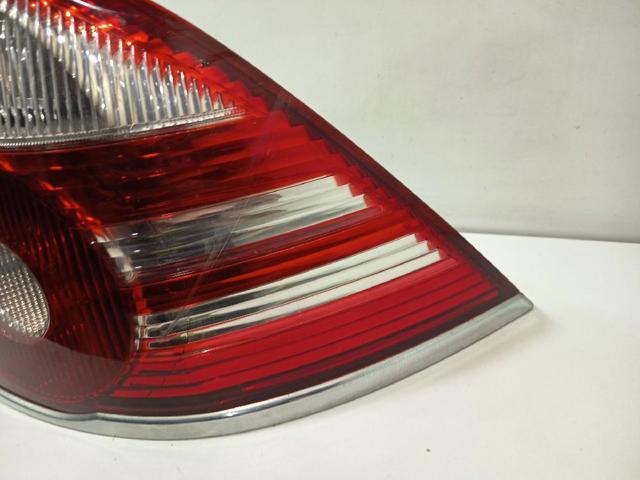 1371849 FORD Piloto trasero derecho comprar Bilbao