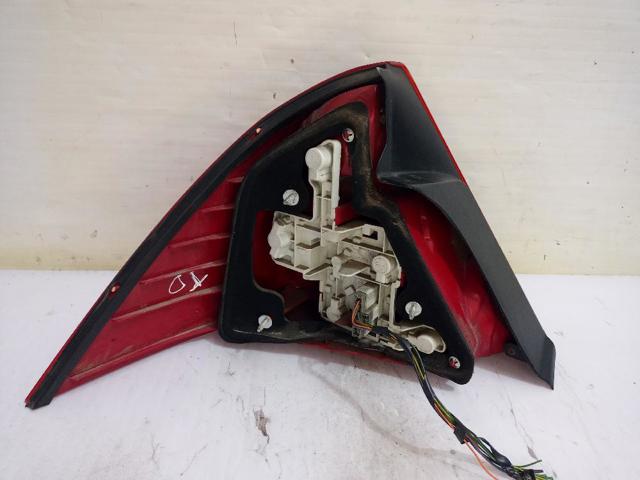 1371852 FORD Piloto trasero derecho  disponible Vigo