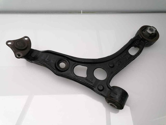 1374222080 Brazo inferior derecho de la suspensión delantera comprar Sevilla