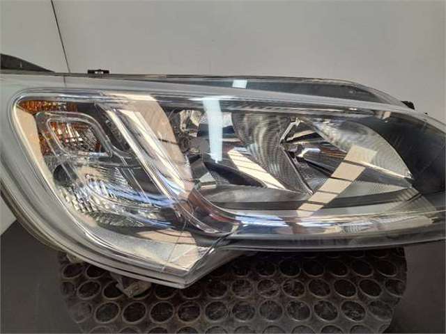 1394418080 Faro derecho comprar Girona