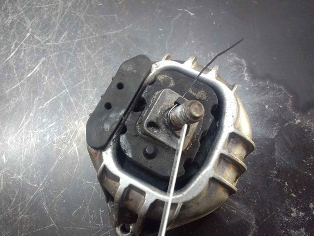 13981112 BMW Soporte del soporte izquierdo del motor  en stock Huelva